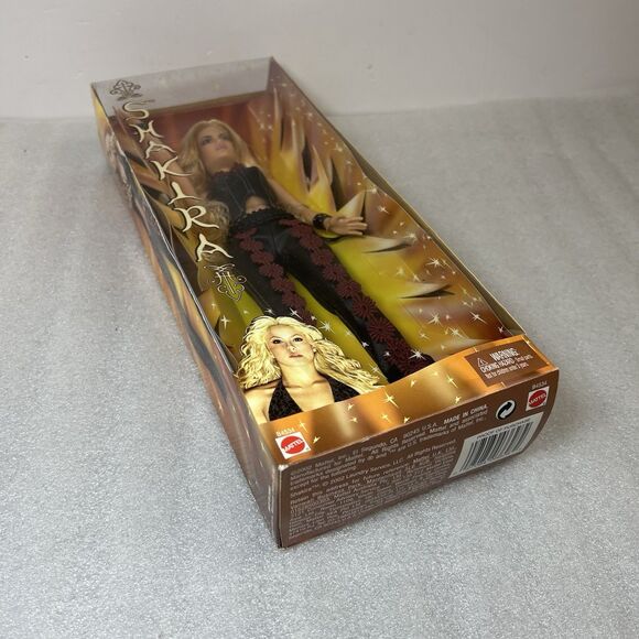 2002 Mattel Shakira Black Leather Concert Outfit Signature Network Doll B4534 - Picture 8 of 8